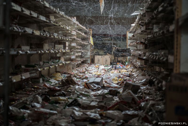 Imágenes Escalofriantes de una Civilización Engullida por la Naturaleza en la Zona del Desastre Nuclear de Fukushima