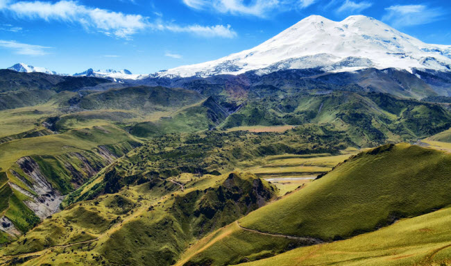 ما هي جبال القوقاز ؟ أين تقع جبال القوقاز
